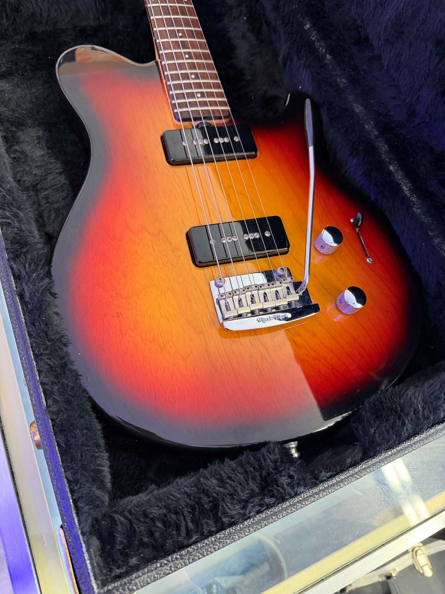 1999 Ernie Ball Music Man Axis Sport MM-90 Tremolo