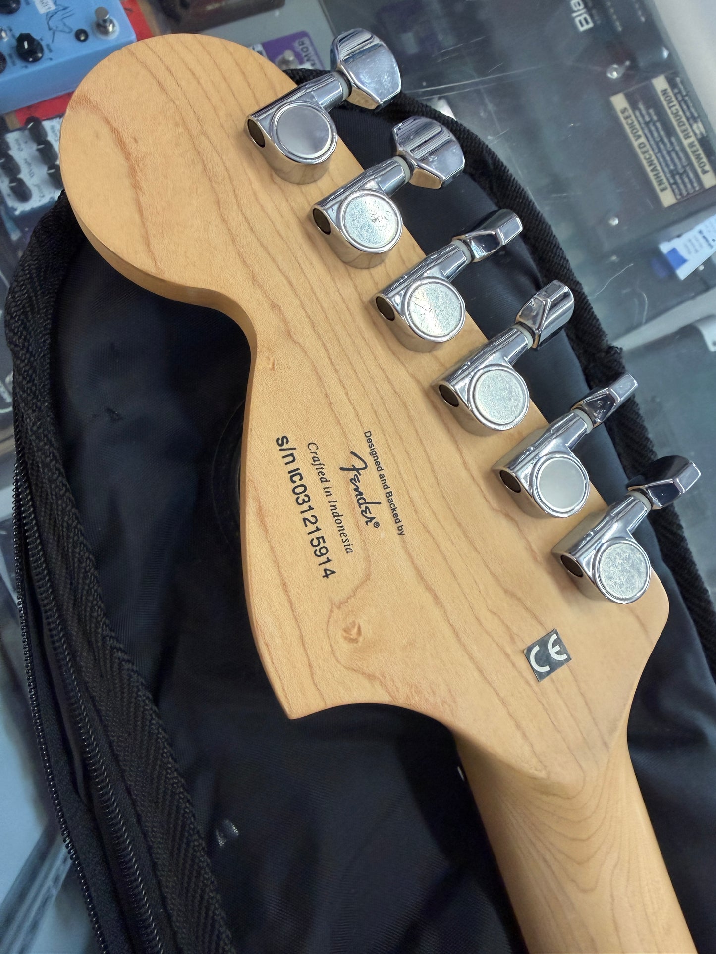 Squier Standard Series Stratocaster (HH pickups)