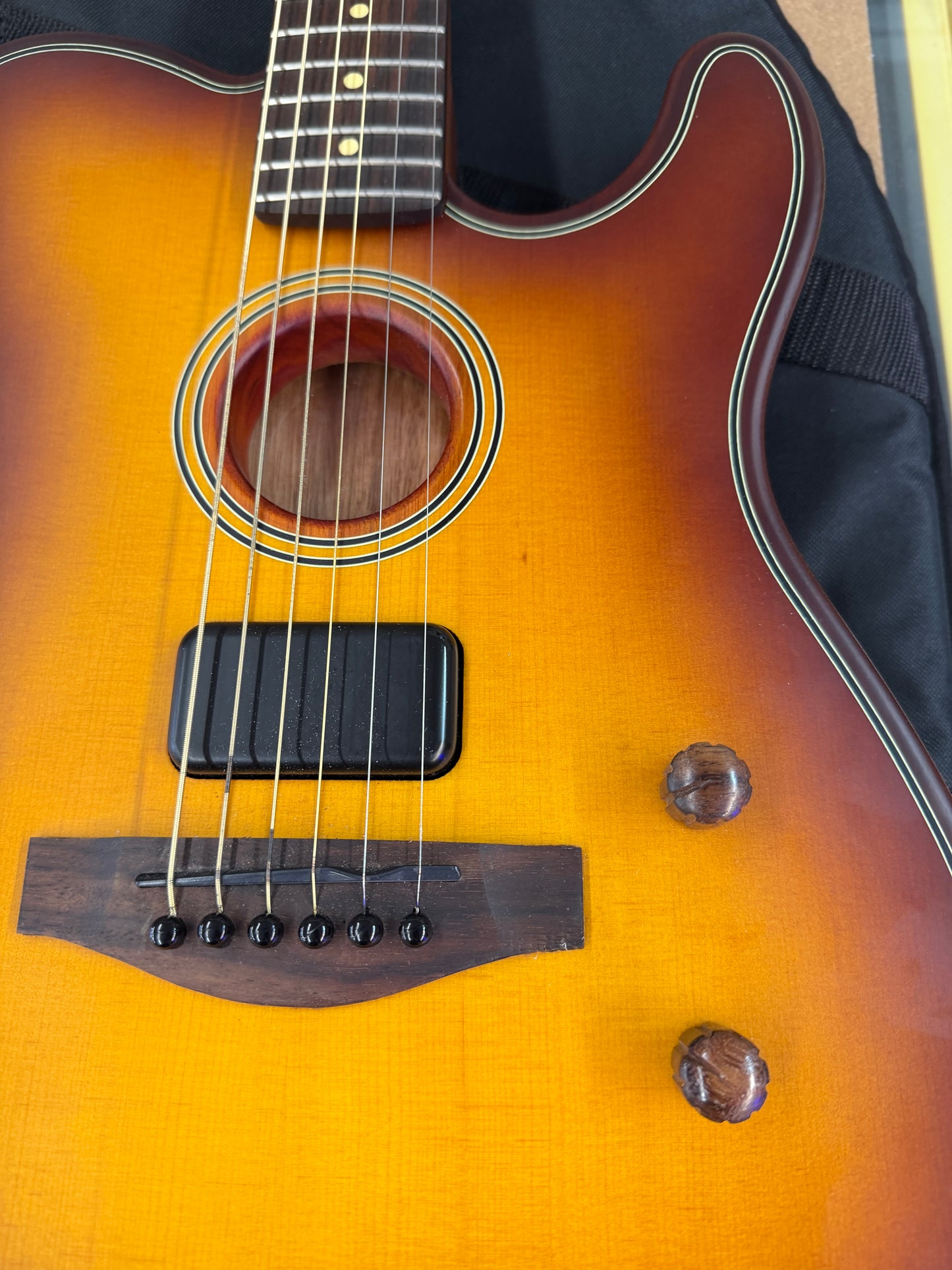 2025 Fender Player Acoustasonic