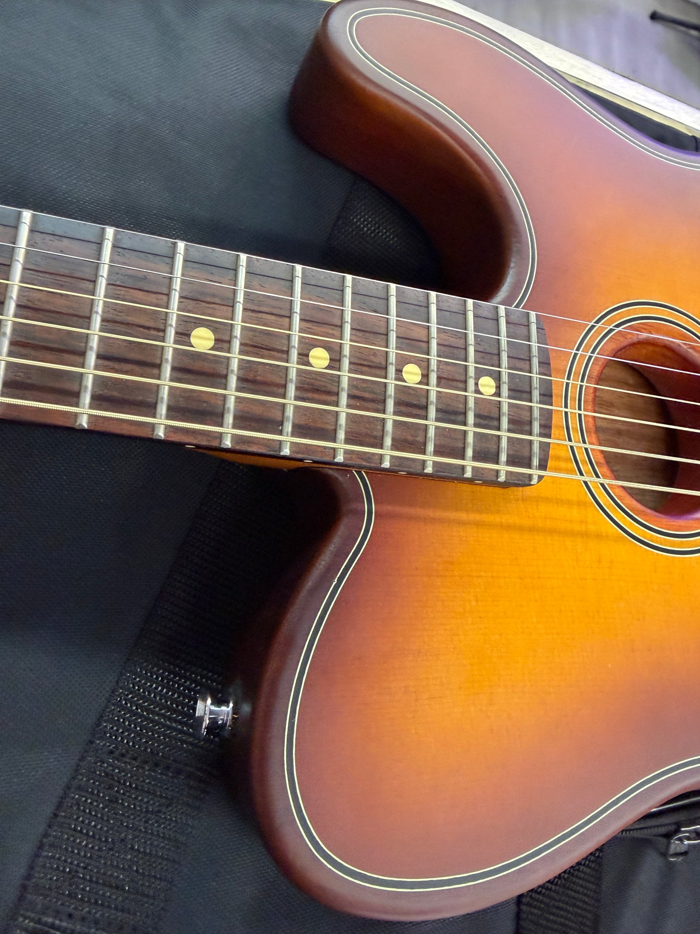 2025 Fender Player Acoustasonic