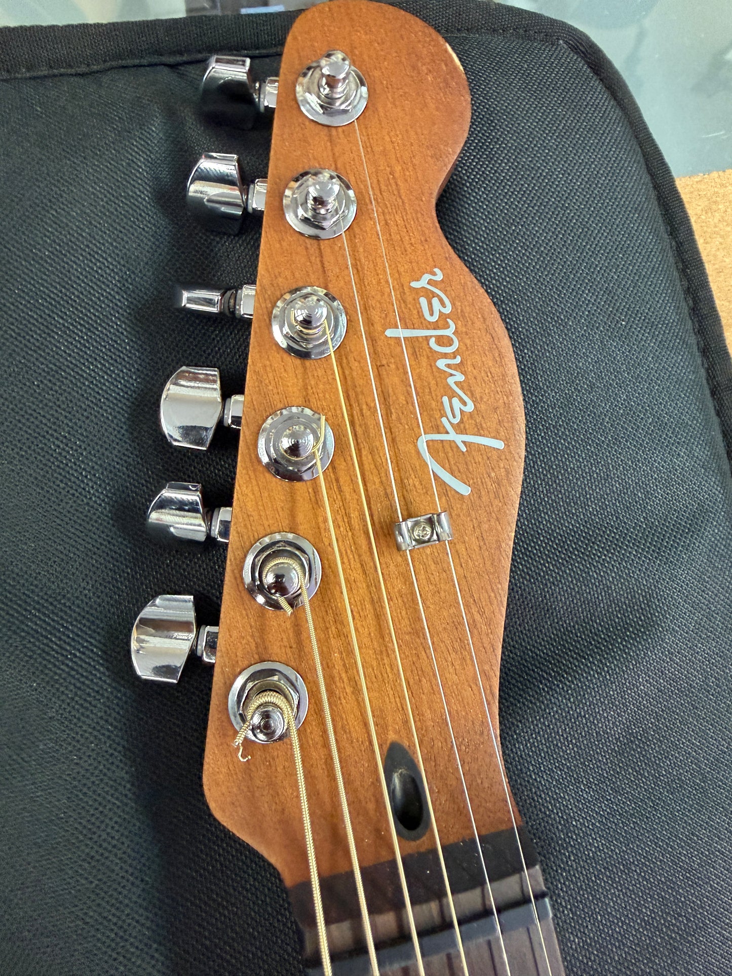 2025 Fender Player Acoustasonic