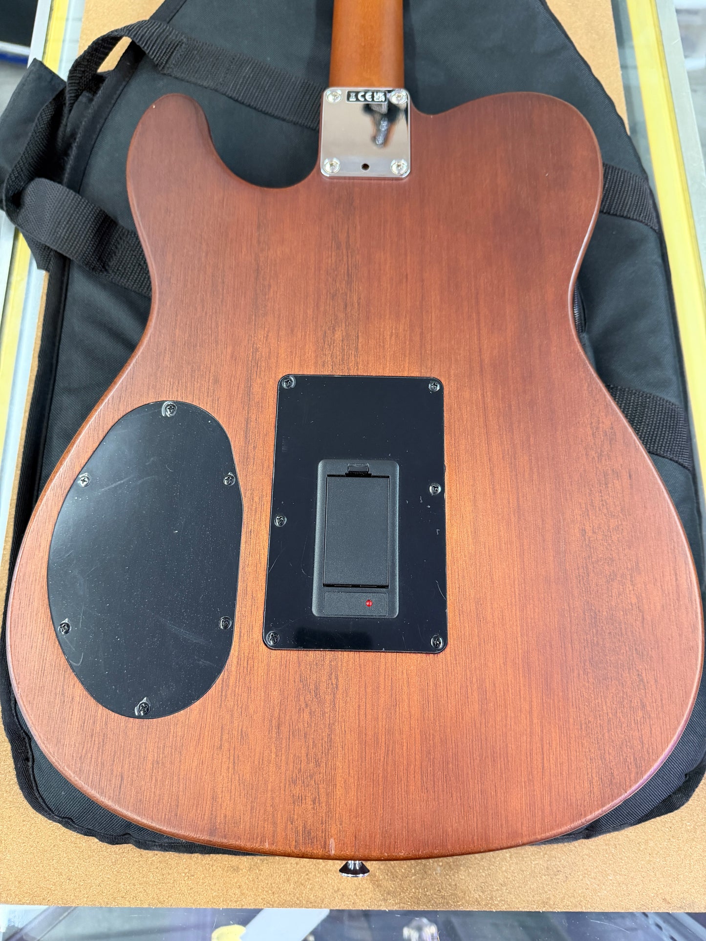 2025 Fender Player Acoustasonic