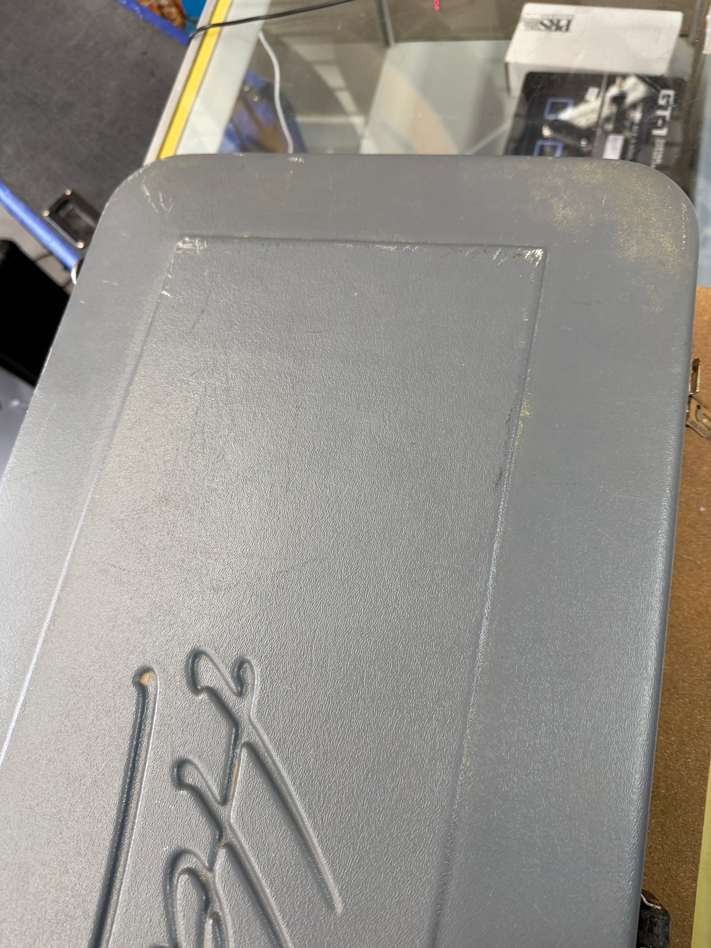 Heartfield by Fender Hard shell case.