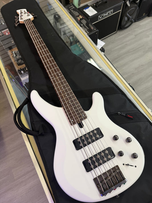 Yamaha TRBX305 5-string bass