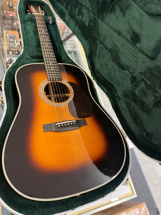 2022 Martin D-28 1935 Sunburst