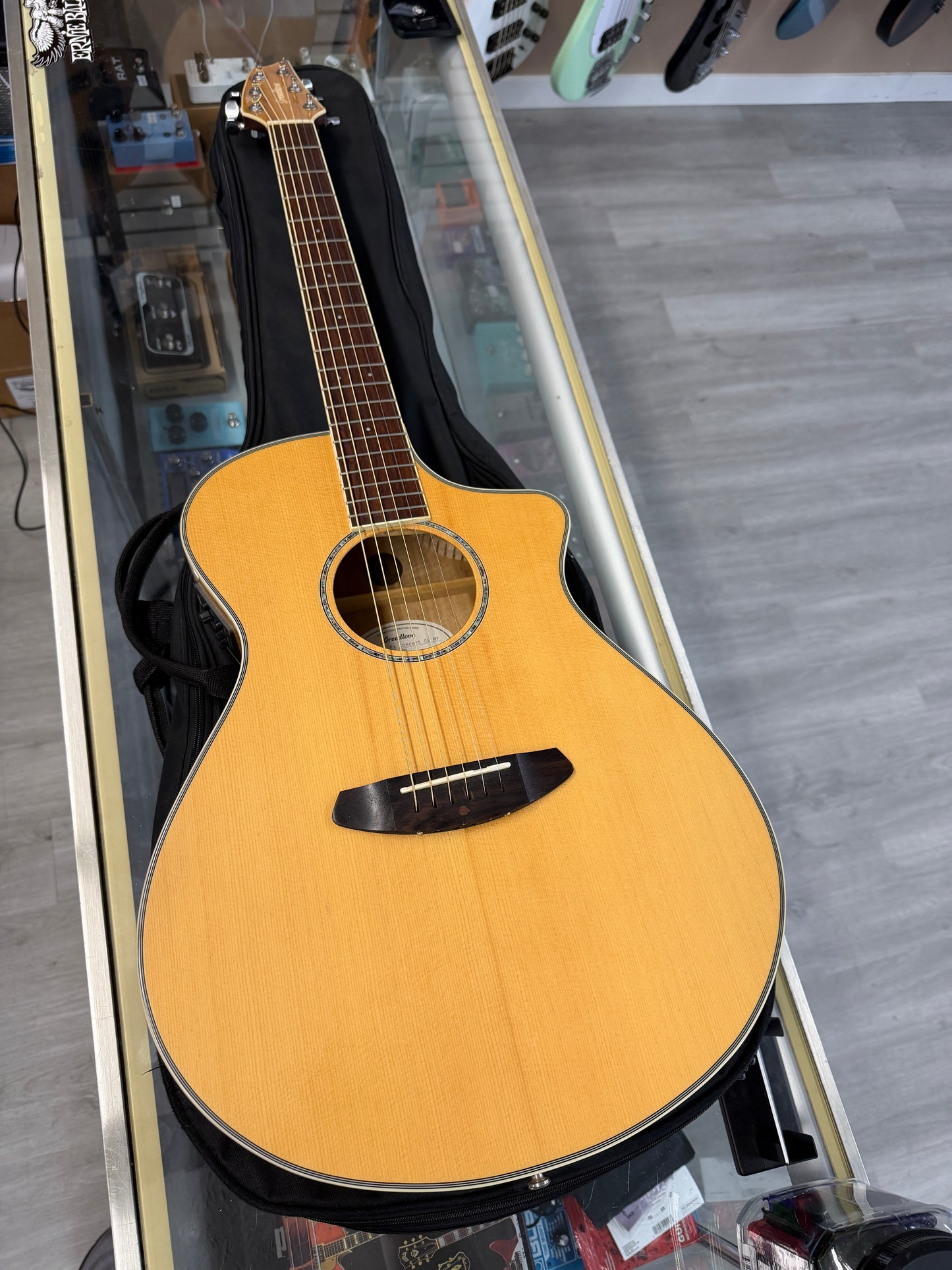 Breedlove Pursuit Ex Concert CE MY Acoustic Guitar