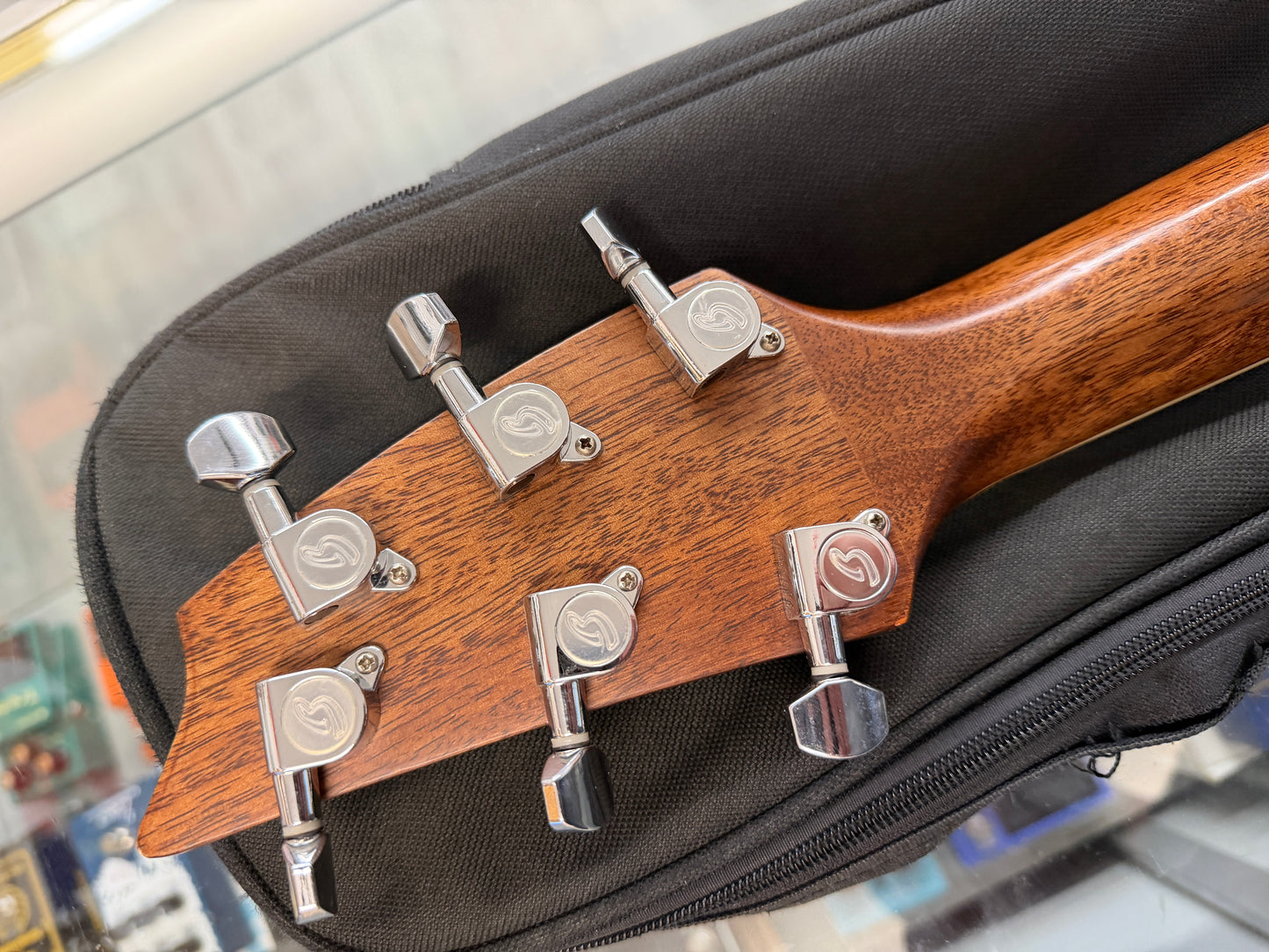 Breedlove Pursuit Ex Concert CE MY Acoustic Guitar
