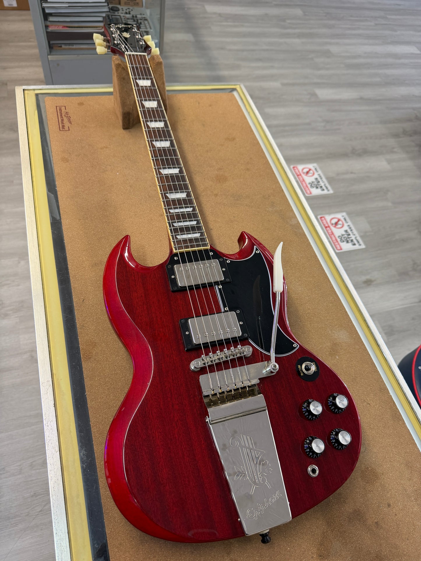 2022 Epiphone SG Standard ’61 Maestro Vibrola
