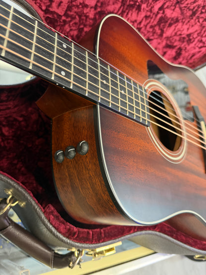 2015 Taylor 320e Acoustic Guitar