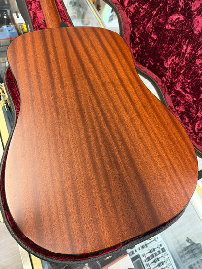 2015 Taylor 320e Acoustic Guitar
