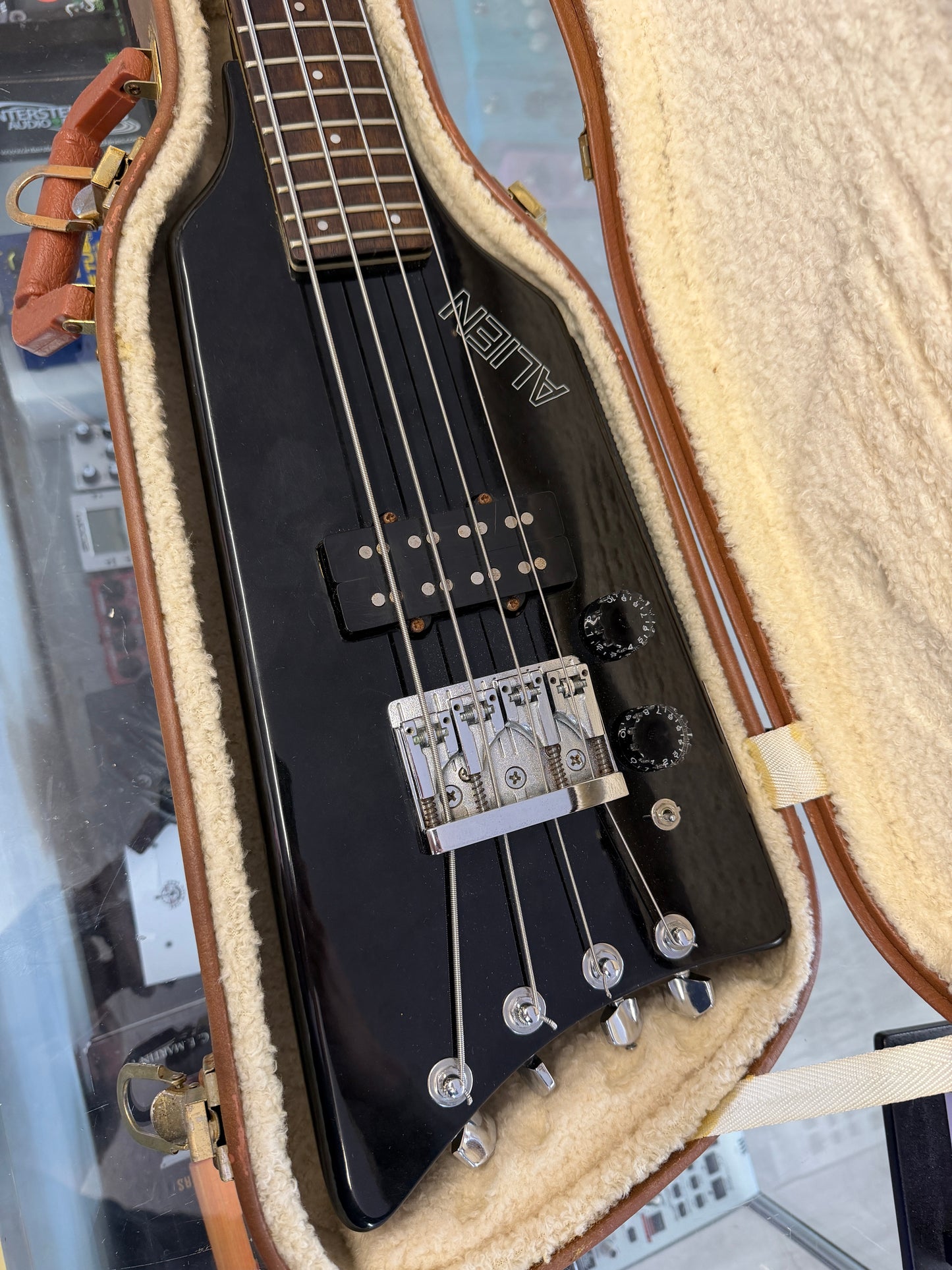 1980s Hondo Alien H-890B Headless Short Scale Bass