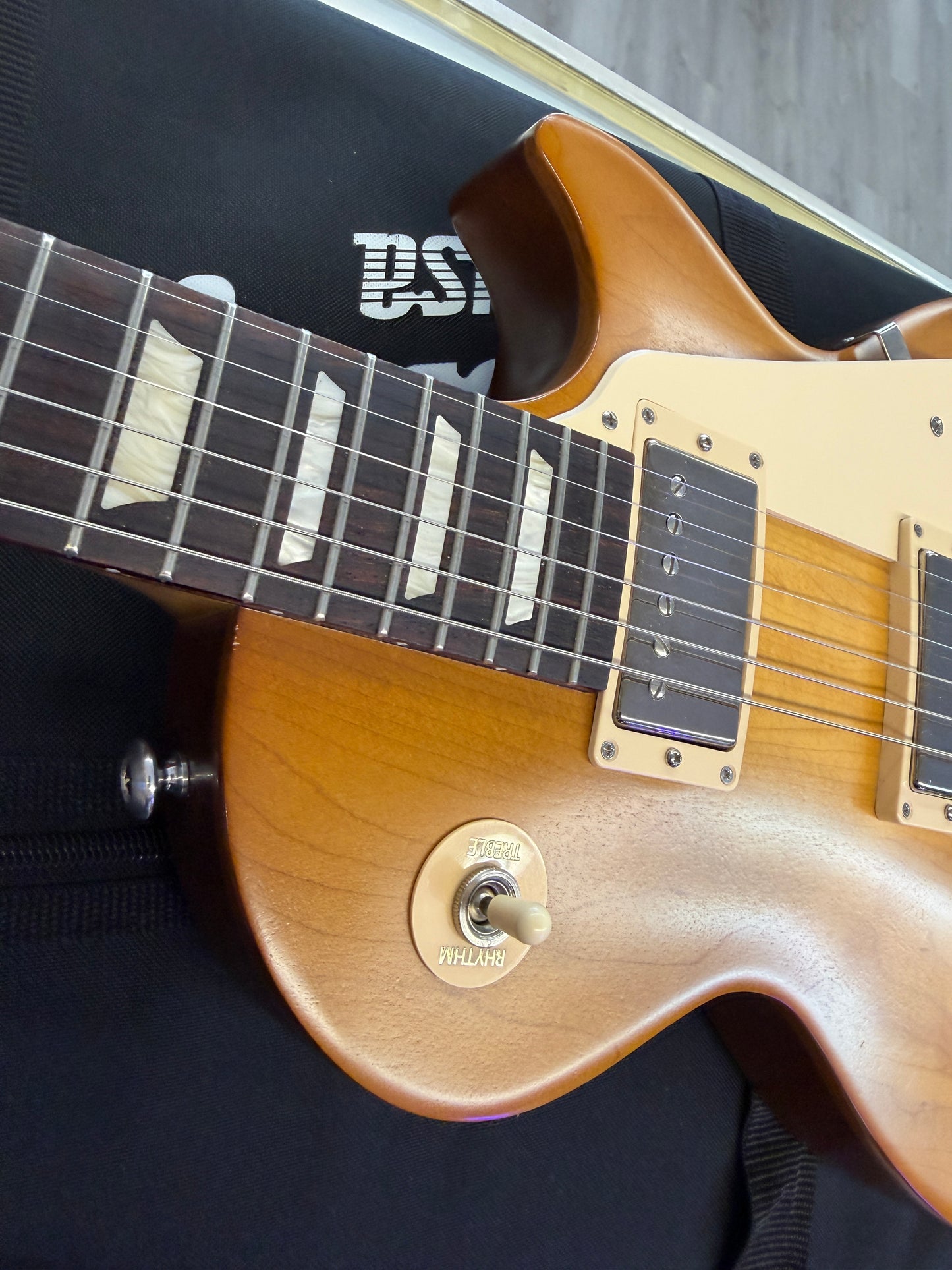 2021 Gibson Les Paul Tribute Electric Guitar