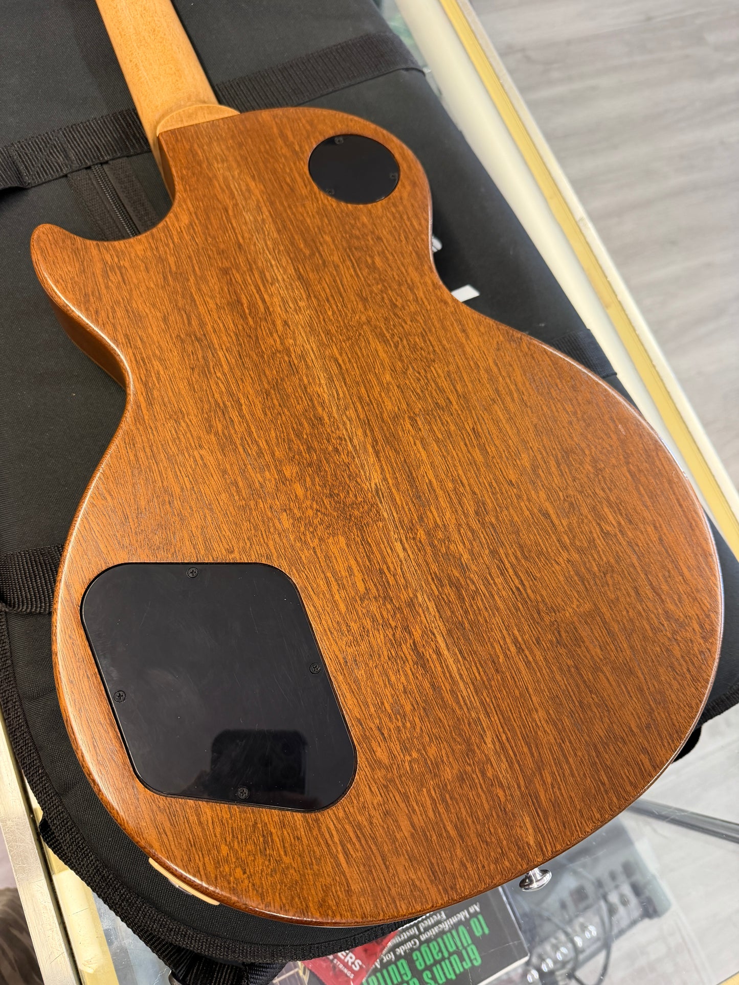 2021 Gibson Les Paul Tribute Electric Guitar