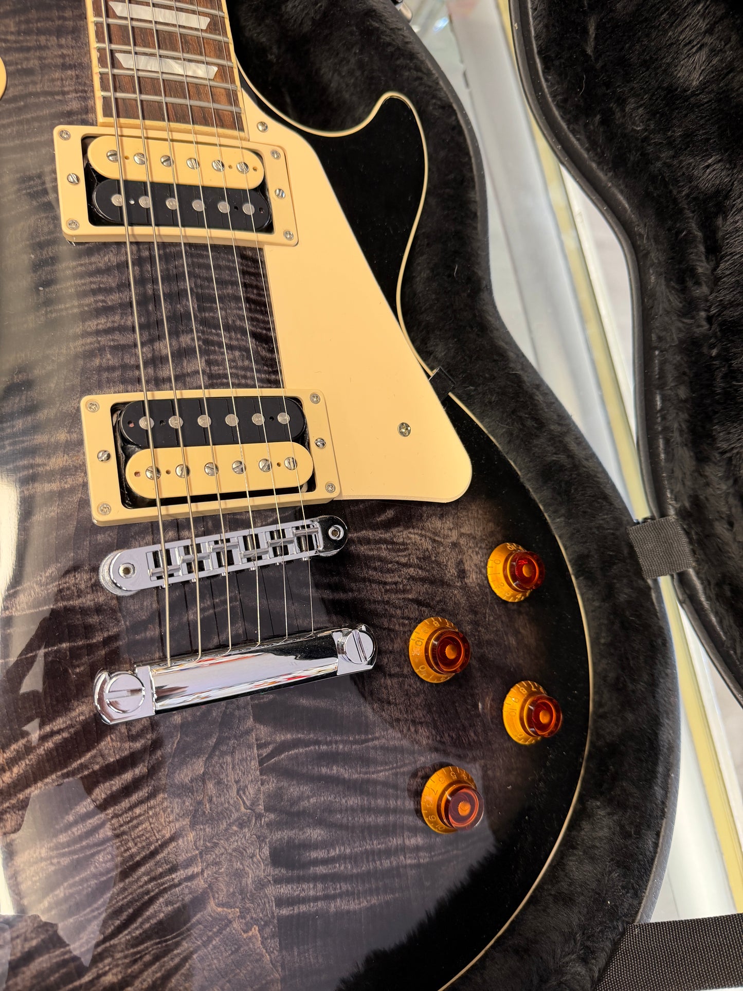 2022 Gibson Les Paul Traditional Pro V Flame Top