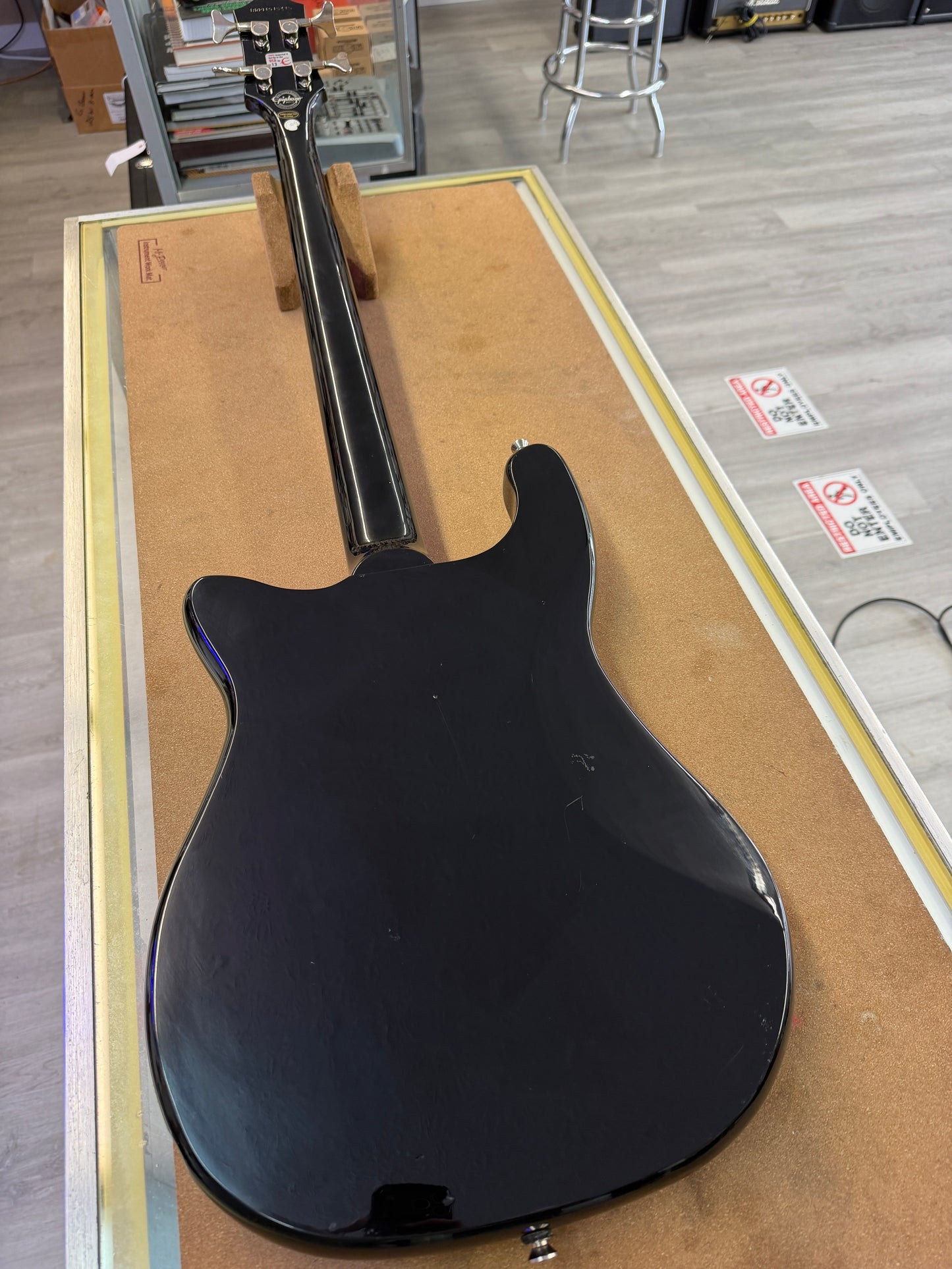 Epiphone Embassy PRO Bass