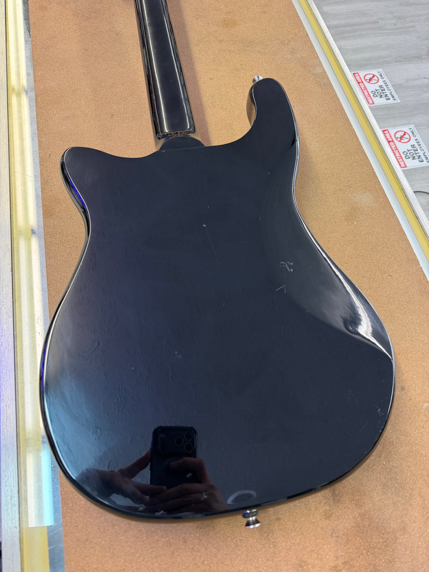 Epiphone Embassy PRO Bass