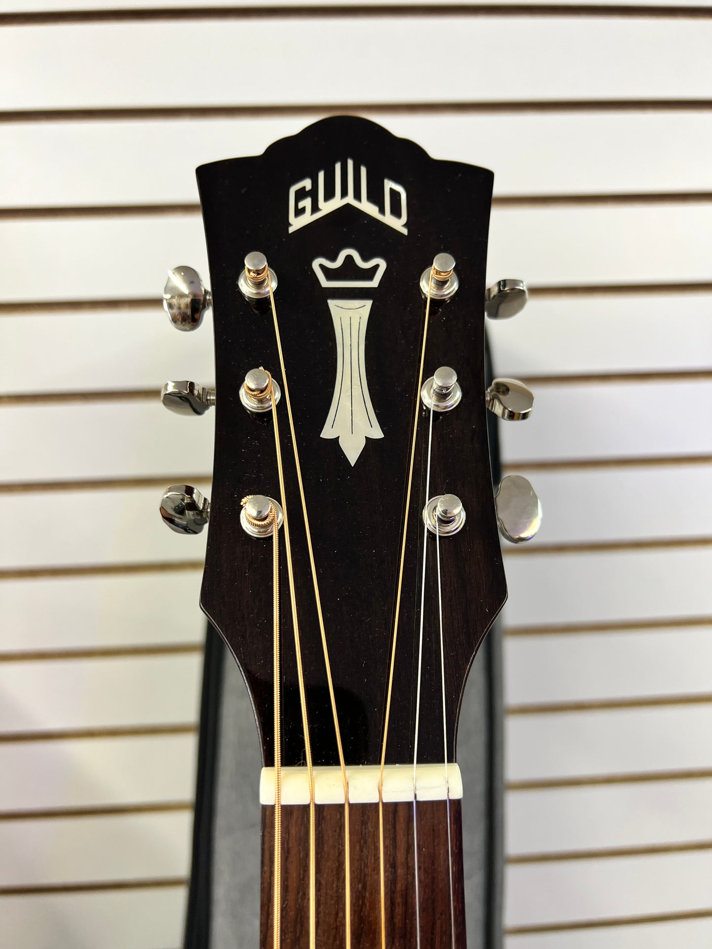 Guild D-150