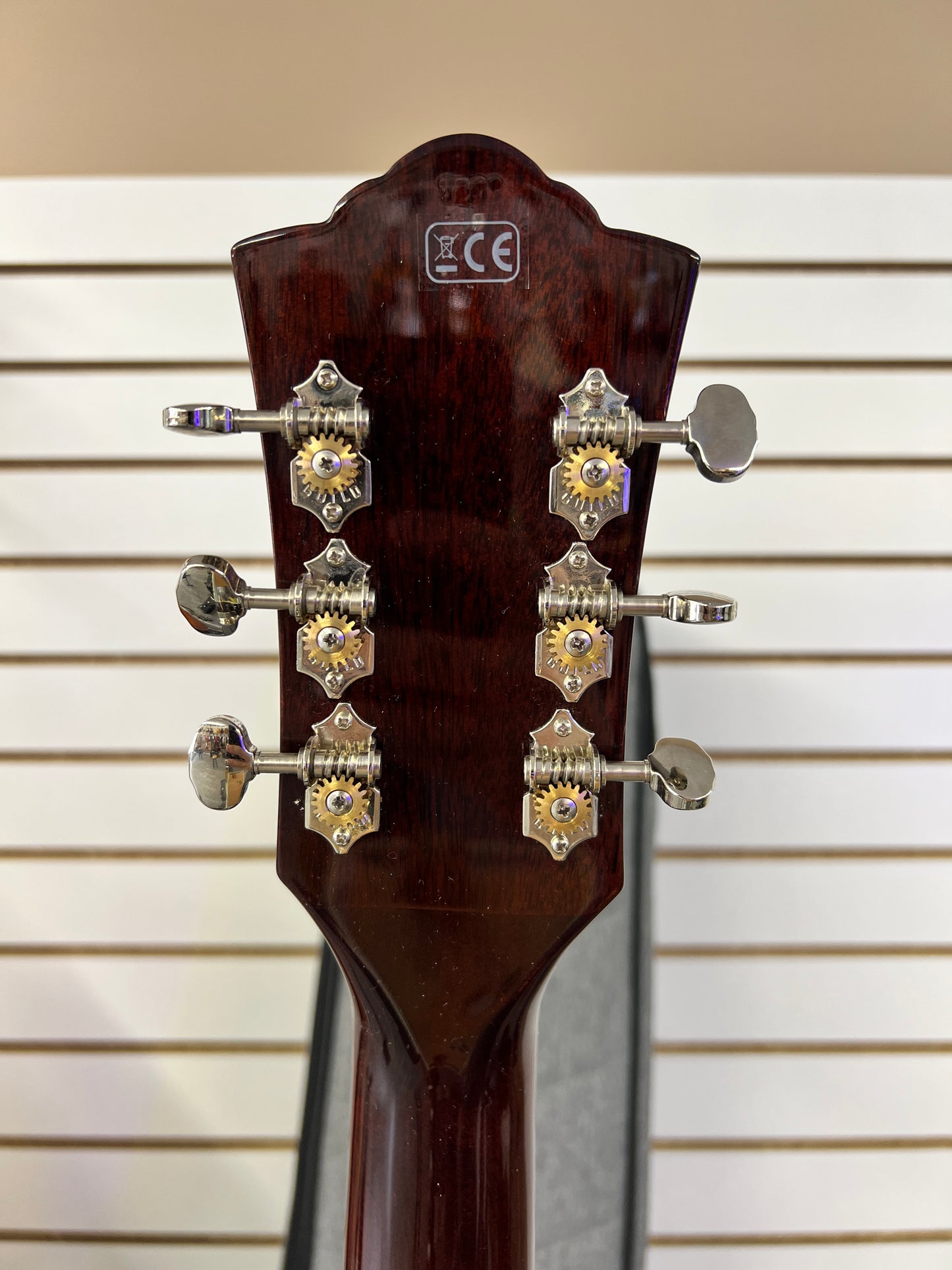 Guild D-150