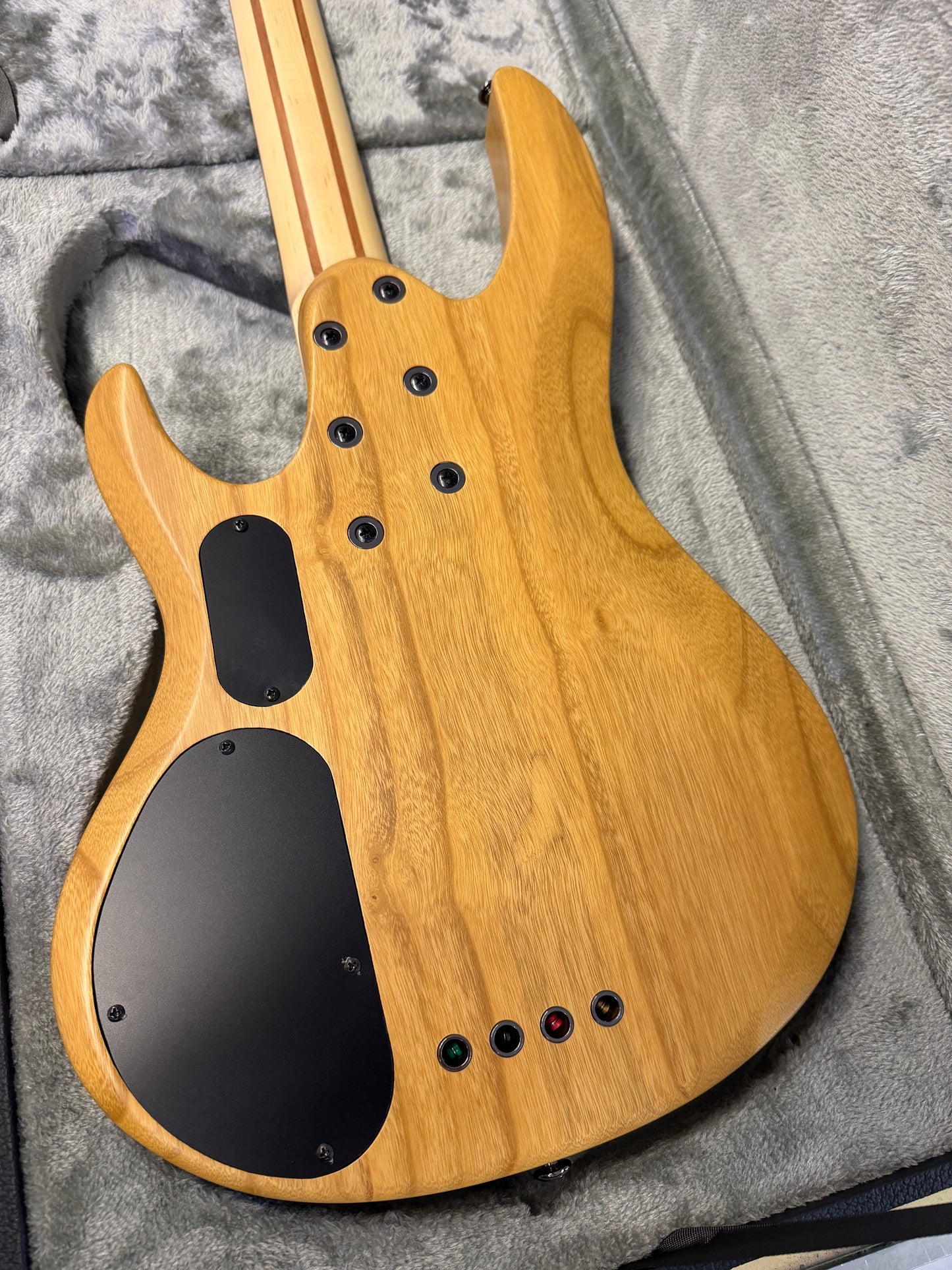 2019 LTD B-204 FL Fretless Bass
