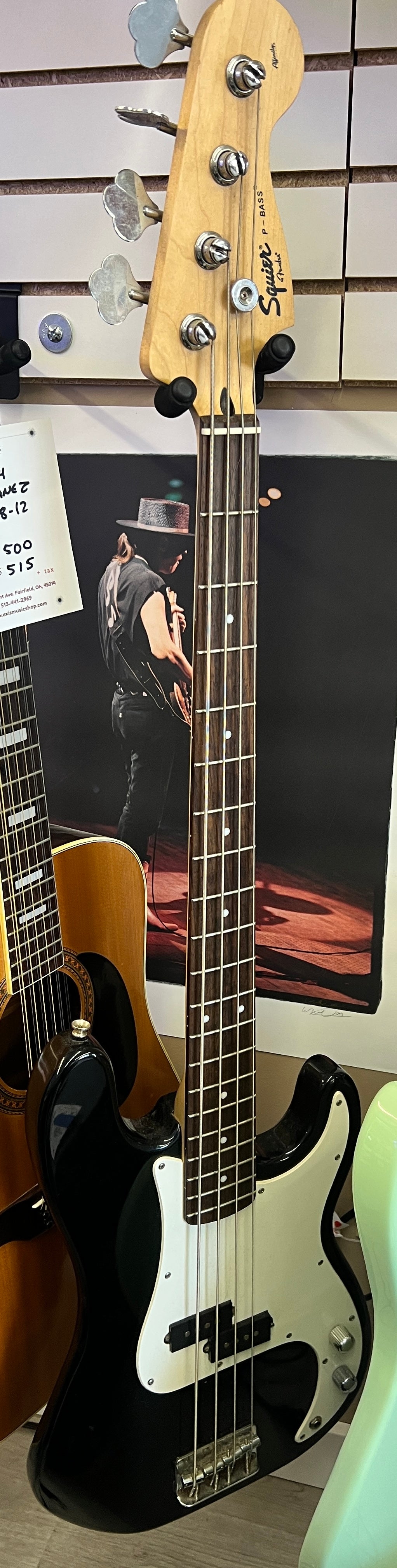 Squier by Fender P-Bass