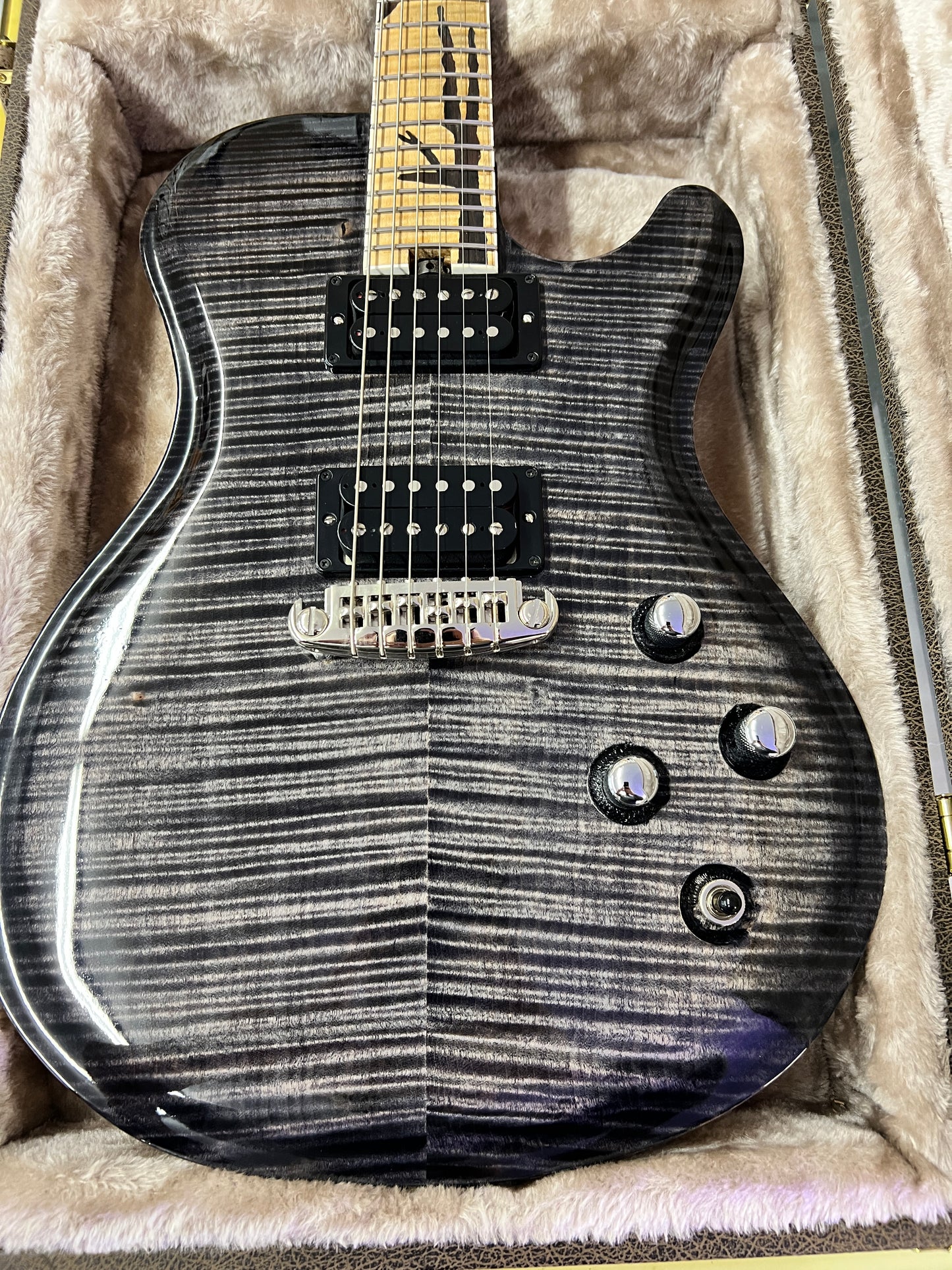 Cruey "The Crow" Singlecut Electric Guitar